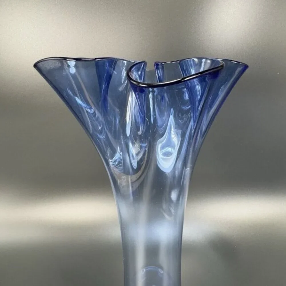 Vintage‎ 1980a Art Glass Vase Ruffled Top Glass Vase Vessel Ruffled Top Blue VTG